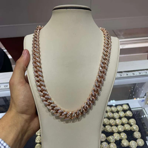 Cadena de diamantes de moissanita de eslabones cubanos de 16mm personalizada de alta calidad Cadena de diamantes de oro rosa de oro de 10K - Product Image 6