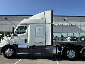 Camion semi-remorque Freightliner Cascadia 116 Sleeper 2020 à prix abordable, 60 couchettes intégrales, 450 CV, automatique - Product Image 2