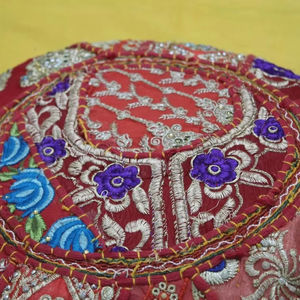 Funda de cojín redonda hecha a mano vintage - Product Image 1