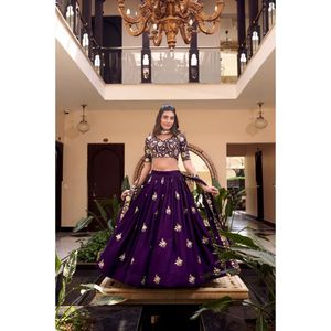 Nouvelle collection de magnifiques lehenga choli de créateurs en gros par Royal Export Surat - Product Image 5