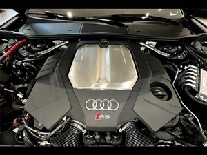 Audi RS6 Performance 2024 d'occasion, break 4 portes, transmission intégrale, conduite à gauche, sièges en cuir - Product Image 4