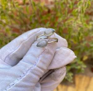 Bague en argent sterling 925 faite à la main, coupe poire, classique, avec pierre de lune naturelle sertie clos, unisexe, pour mariage, anniversaire, fête - Product Image 1