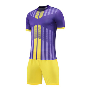 Fabricante de Uniformes de Fútbol Personalizados al por Mayor, Jersey y Pantalones Cortos Ligeros de Secado Rápido para Equipos y Producción en Masa - Product Image 4