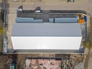 Carpa industrial de estructura de acero de 23x57M diseñada para carga de nieve de 75kg y velocidad del viento de 100 km/h - Product Image 4