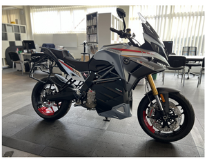 Motocicleta Eléctrica ENERGICA Experia E-tourer en Oferta |   CCS |   222 Nm |   CCS - Descuento Exclusivo del 30% - Product Image 5