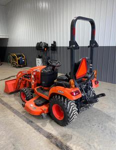 Livraison gratuite Kubota BX2380 tracteur agricole avec chargeur à fixation rapide et godet <500h 4WD 23HP moteur diesel 540 PTO 3 points d'attelage - Product Image 4