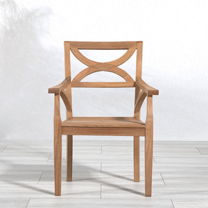 Sillas de comedor para exteriores hechas de madera de teca maciza con color natural de teca y acompañadas de un modelo de jardín para exteriores. - Product Image 2