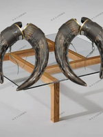 Vente en gros de cornes à boire en corne de buffle naturelle de 500 ml, respectueuses de l'environnement, avec bordures en laiton et support en cuir, style viking, pour la nourriture et les boissons