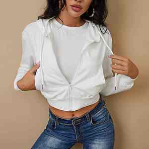 Sweat-shirt court pour femme conçu avec un tissu respirant et confortable offrant confort, chaleur et tenues décontractées modernes et élégantes - Product Image 5