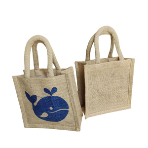 Sac de maquillage grande capacité avec fermeture éclair au meilleur prix |   Sac cosmétique en toile de jute imprimé sur mesure, nouvelle collection mode haut de gamme - Product Image 1