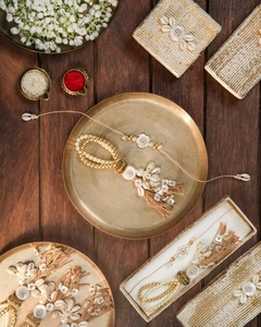 Juego de Regalo Rakhi para Parejas, Colección Rustic Royal, Hecho a Mano con Perlas y Conchas, para Bhai y Bhabhi, con Caja de Regalo Texturizada Premium - Product Image 3