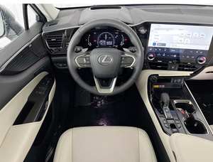 Lexus NX 350 Premium F-Sports AWD Usado 2025 - Product Image 3