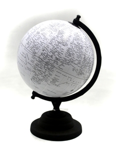 เครื่องใช้บนโต๊ะอาหารทำด้วยมือทำจากโลหะของนักออกแบบที่มีสไตล์ลูกโลกประดับฐานอลูมิเนียมของอินเดีย - Product Image 5