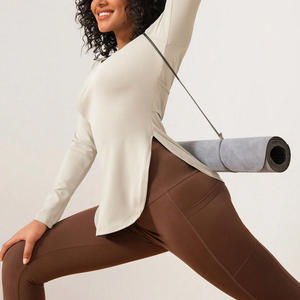 Haut de compression de yoga à manches longues personnalisé pour femmes chemise de sport à séchage rapide hautement élastique pour la course à pied et le fitness - Product Image 3
