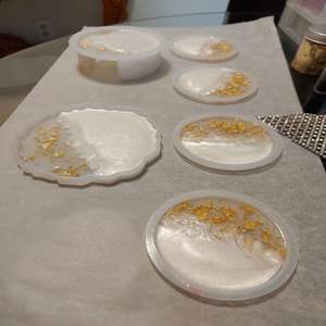 Ensemble de sous-verres en bois artistique avec flocons métalliques intégrés et tapis carrés modernes faits à la main à paillettes pour les cadeaux de Table de salon - Product Image 5