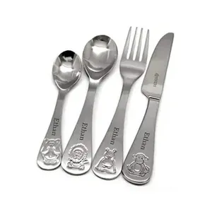 Juego de Cubiertos de Diseño con Aspecto Elegante, Perfecto para Regalo, Hogar, Cocina, Restaurante, Cafetería, Ocasiones Especiales, Juego de 4 Piezas - Product Image 3