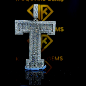 Icy Initial Baguette & Round Cut Moissanite T Pendentif, Pendentif Hip Hop Homme, Cadeau Pour Lui, Nom Personnalisé Anniversaire Ou Anniversaire - Product Image 5