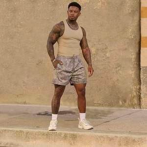 2025ตาข่ายสองชั้นสำหรับผู้ชายกางเกงขาสั้นตาข่ายวิ่งออกกำลังกายพิมพ์ซับลิเมชันออกแบบได้ตามที่ต้องการ - Product Image 5