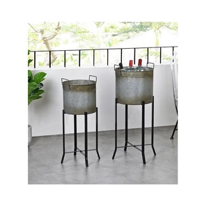 Exclusive Pleasant Designed Galvanized Planter and Flower Bucket with Wooden Handle Garden Decor Flower Bucket - Product Image 4