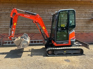 รถขุดขนาดเล็ก Kubota U27-4 รุ่นพรีเมียม น้ำหนัก 2.7 ตัน แบบ Zero Swing ขับเคลื่อนด้วยสายพานตีนตะขาบ ระบบไฮดรอลิก สำหรับงานก่อสร้าง จัดสวน และงานเกษตร - Product Image 2