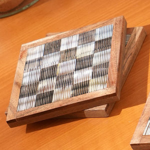 Posavasos de nogal de forma cuadrada más vendidos, alfombrilla y almohadillas de diseño de ajedrez para evitar arañazos y manchas para decoración del hogar y hoteles - Product Image 3
