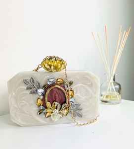 Elegant <b>Bridal</b> Clutch Purse Resin Crystals Mother Pearl for Bridesmaids Stylish <b>Handbag</b> for Wedding Events Party Fashion - Product Image 3