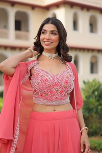 Conjunto de Lehenga y Choli para Novia, Diseño Exclusivo con la Mejor Combinación de Colores, Multicolor, para Bodas y Fiestas, en Algodón, Seda y Piel Sintética Reversible - Product Image 6