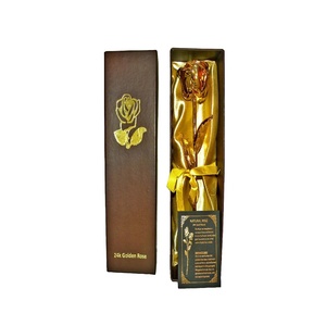 Rosa Roja Natural en Caja de Regalo de Metal Chapado en Oro de 24K con Hoja de Oro Genuina y Pintura Decorativa Artesanal - Product Image 5