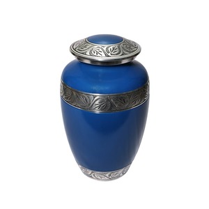 Urnas para adultos de aluminio Premium Holy Cross, urnas de cremación ecológicas de estilo europeo, accesorios funerarios duraderos hechos en la India - Product Image 5