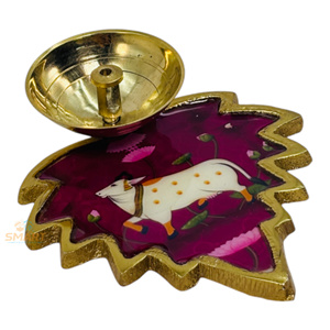 Vajilla de Pichwai Diya/Deepak moderna de soldadura chapada en oro de latón impreso para decoraciones religiosas para el hogar y la boda y regalos - Product Image 4