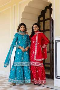 Traje Sharara de terciopelo o seda clásico y de moda con bordado rico para Bodas de invierno eventos formales y gran ropa festiva - Product Image 2