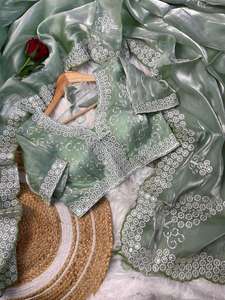 Superhit Maruti Fashion Bollywood Zimichu Saree en soie brodée avec magnifique travail de sequins et chemisier assorti, pour femme, tenue de mariage et de fête indienne - Product Image 2