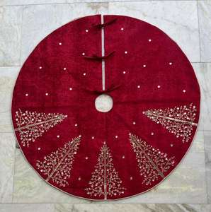 Falda de árbol de Navidad hecha a mano con costuras de primera calidad y acabado elegante diseñada para una lujosa exhibición de árbol navideño - Product Image 1