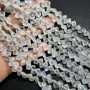 Venta al por mayor Arco Iris piedra lunar facetada forma de cometa cuentas piedra preciosa blanca Natural para joyería cuentas de piedra de lujo - Product Image 2