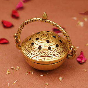 Quemador Bakhoor colgante de latón macizo de diseño único más tradicional atractivo con diseño en relieve de la mejor calidad pulido dorado - Product Image 2