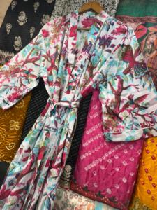 Kimono de dama de honor con estampado de bloques de algodón, bata de talla única para la temporada de primavera y verano - Product Image 6