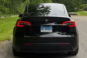 Tesla Model Y Performance 2023 Usado en Excelentes Condiciones - Product Image 2