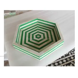 Plateau de service hexagonal en bois, résine et marbre incrusté d'os, artisanal, qualité alimentaire, style américain, décoratif pour la cuisine, par Kiswah Craft - Product Image 5