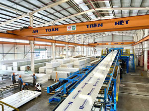 Panel Sándwich PIR de Diseño Moderno Resistente al Fuego, Densidad de 125 mm, para Paredes Internas de Salas Blancas, Almacenamiento en Frío de Grado Alimenticio, 42 kg/m3 - Product Image 2