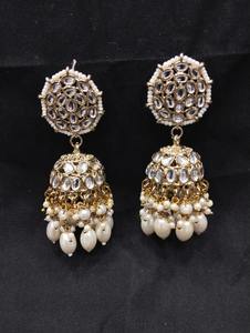 <b>Gold</b> Plated Kundan <b>Pearl</b> Bridal <b>Necklace</b> Set with Earrings Maang Tikka for Indian Wedding Engagement & Party - Product Image 2