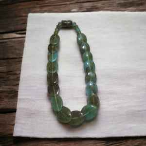 Collar colorido de resina epoxi con diseños personalizados Aspecto ligero, duradero y moderno - Product Image 5