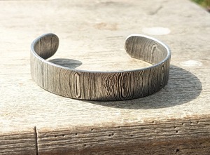 Pulsera de acero de Damasco hecha a mano pulsera de patrón precioso forjada a mano para hombres y mujeres - Product Image 5