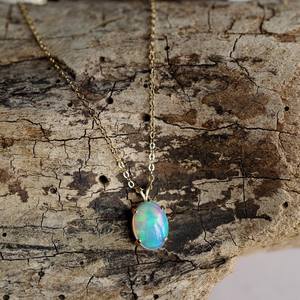 Pendentif en opale de Welo éthiopienne plaqué or 14 carats en argent sterling 925 jaune massif, grande ovale, pierre précieuse de 4,5 carats, bijoux fins - Product Image 2