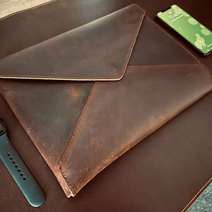 Housse pour ordinateur portable élégante et moderne en cuir véritable portable, légère et durable, faite à la main, pour hommes d'affaires, bureau et GLS-0249 d'utilisation quotidienne - Product Image 1