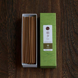 Varillas de Incienso Tradicionales de Ciprés Hinoki 20g - Product Image 1