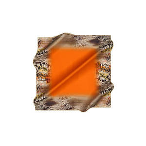 ผ้าพันคอไหมแท้ 100% ลายเรขาคณิต สไตล์วินเทจ - Product Image 1