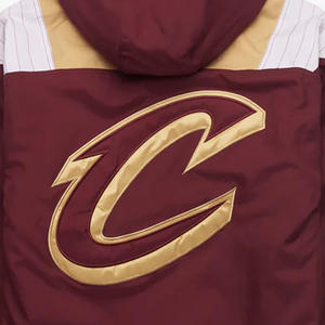 Chaqueta Cortavientos Ligera de Media Cremallera para Hombre de Alta Calidad, Colores Personalizados, Bolsillo Tipo Canguro, Estilo Bomber con Capucha, Proceso de Teñido - Product Image 5