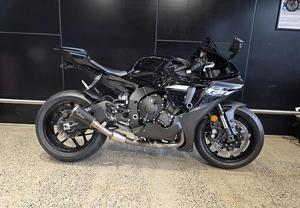 Used 2024 R1 - TCS - Three Power Modes - Four-cylinder Water-cooled Fuel Injection - Crosshead <b>Engine</b> For Sale - Product Image 6