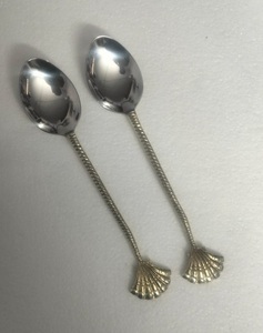 ชุดอุปกรณ์เสิร์ฟสลัดวินเทจ 2 ชิ้น หัวสแตนเลสทนทาน ด้ามจับทองเหลืองหล่อขึ้นรูป ลวดลายปั๊มนูน ขัดเงาแบบกระจก - Product Image 5