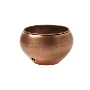 Bol de tuyau en cuivre de conception martelée fini antique pour l'arrosage des plantes de jardin à la maison utiliser un bol de tuyau de jardin en cuivre décoratif - Product Image 2